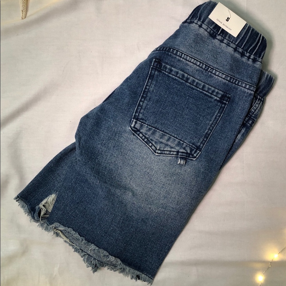 Denim Capris - Picture 2 of 4